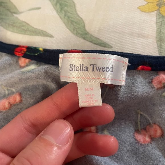 Cherry Print Sleeveless Top - Picture 10 of 11